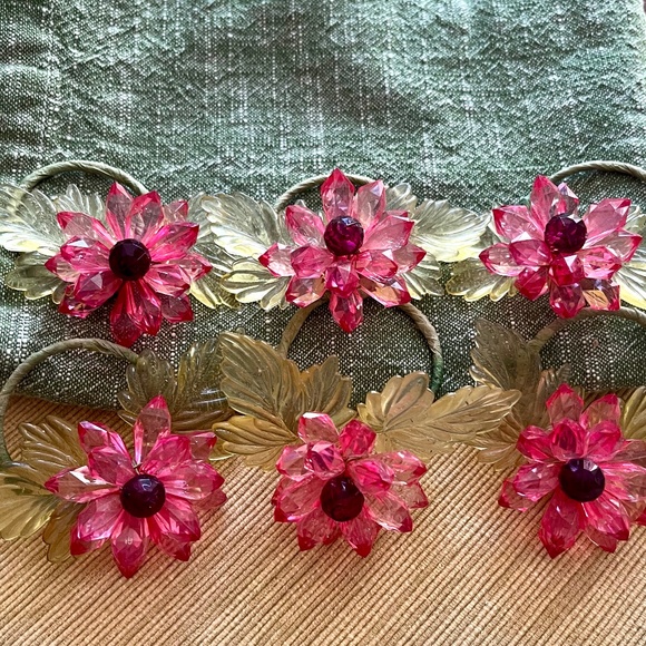 Source Unknown Other - Vintage Napkin Ring Holders ~ Sweet floral design ~ Set of 6